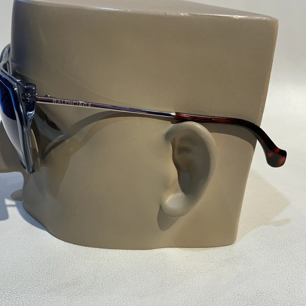New Women’s Authentic Balenciaga Sunglasses - Picture 3 of 9